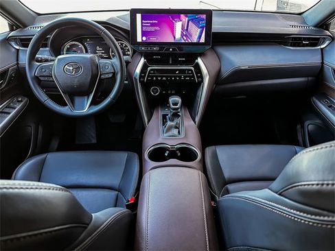Certified 2024 Toyota Venza XLE image 26