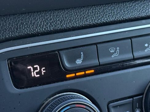 Used 2021 Volkswagen Atlas SE image 19