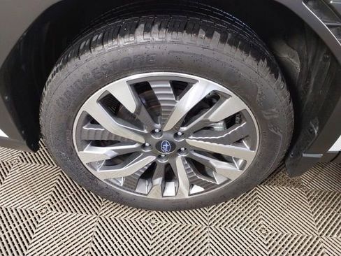 Used 2025 Subaru Forester Touring AWD/4WD image 9
