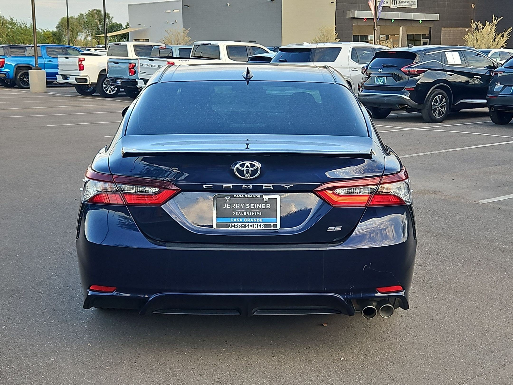 Used 2021 Toyota Camry SE FWD image 4