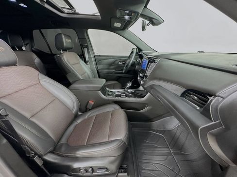 Used 2023 Chevrolet Traverse High Country w/ LPO, Floor Liner Package FWD image 38