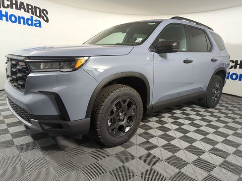 New 2025 Honda Pilot TrailSport image 1