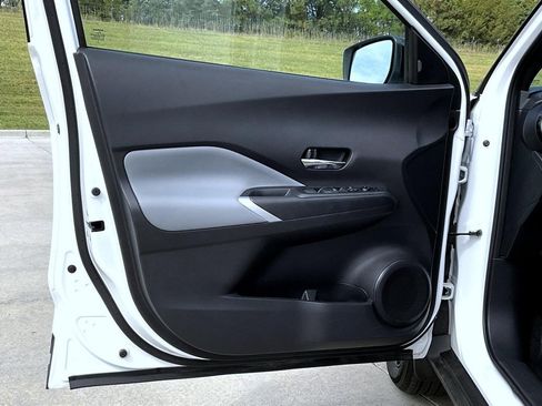 Certified 2024 Nissan Kicks SR w/ SR Premium Package image 9