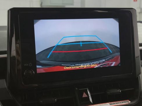 Used 2025 Toyota Corolla SE image 18