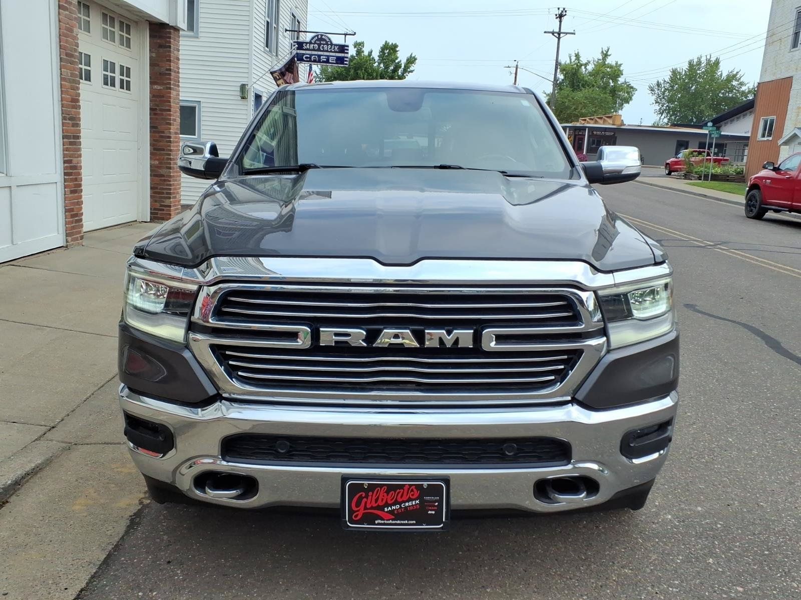 Used 2019 RAM 1500 Laramie AWD/4WD image 3