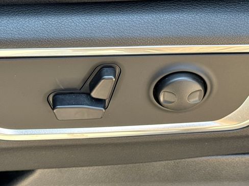 New 2026 RAM 1500 Laramie AWD/4WD image 22