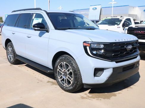 New 2025 Ford Expedition Active image 1