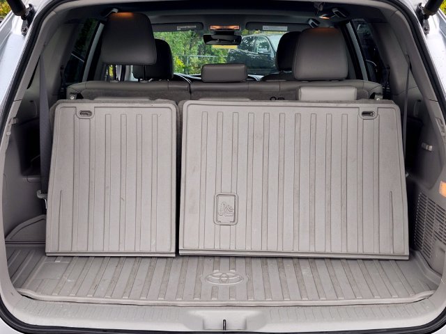 Used 2019 Toyota Highlander XLE AWD/4WD image 34