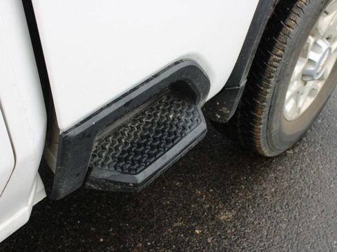 Used 2024 Chevrolet Silverado 2500 LT image 16