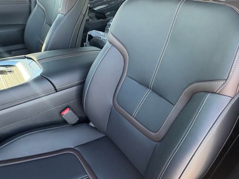 New 2026 Nissan Armada SL w/ Captain's Chari Seat Package image 18