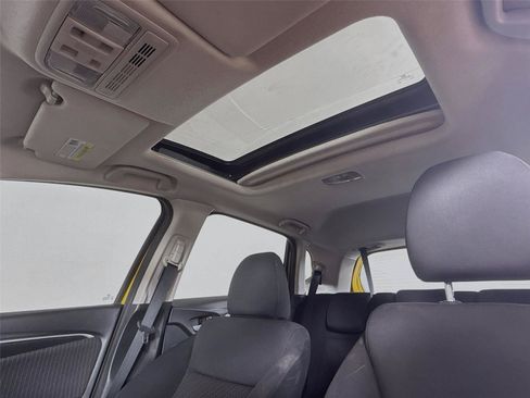 Used 2018 Honda Fit EX image 16