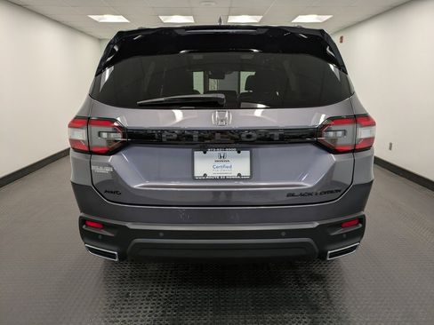 Certified 2025 Honda Pilot Black Edition image 5