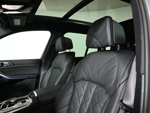 New 2026 BMW X5 xDrive40i w/ M Sport Package AWD/4WD image 16