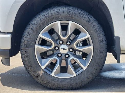 Used 2021 Chevrolet Silverado 1500 RST w/ Z71 Off-Road Package AWD/4WD image 10