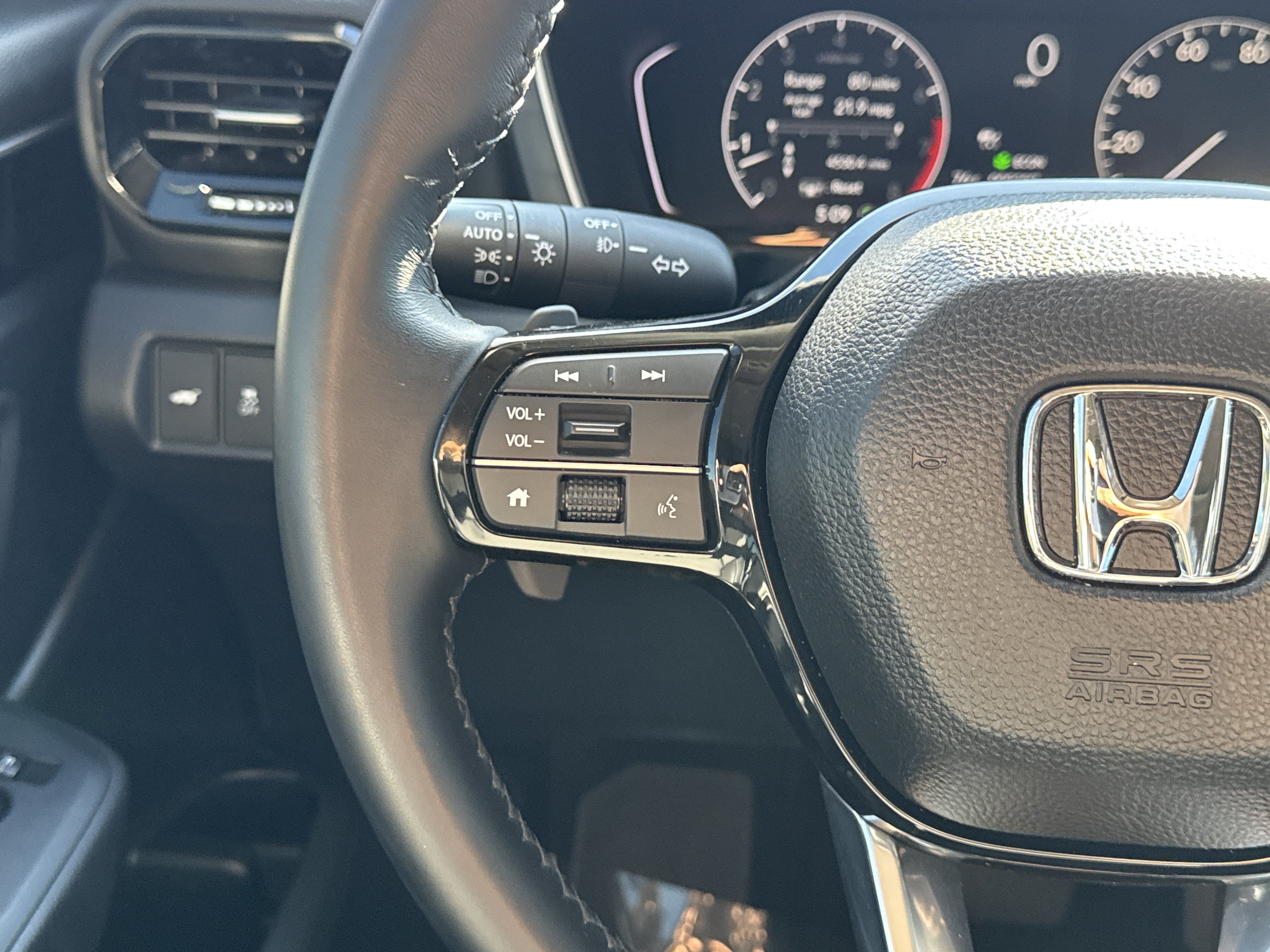 Used 2025 Honda Pilot Touring image 14