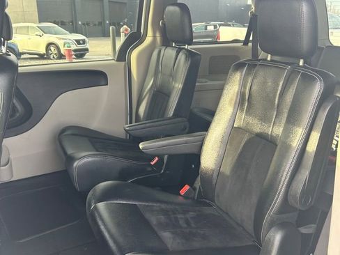 Used 2018 Dodge Grand Caravan SXT image 6