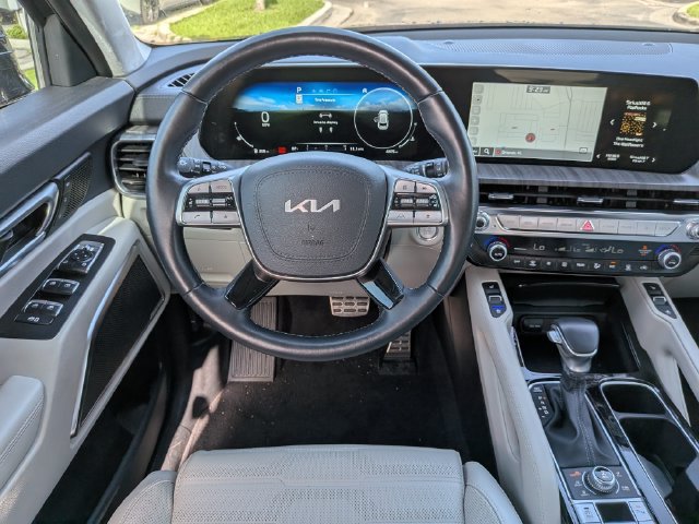 Certified 2025 Kia Telluride SX Prestige AWD/4WD image 18