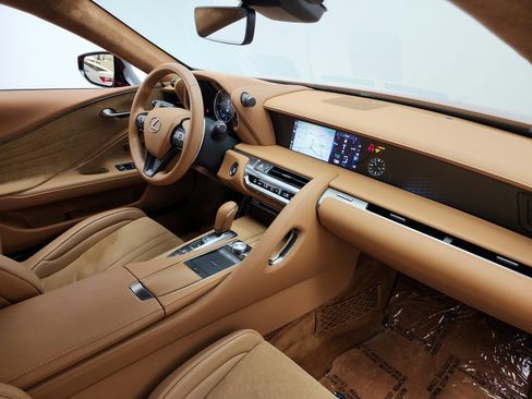 Used 2021 Lexus LC 500 Coupe w/ Performance Package RWD image 17