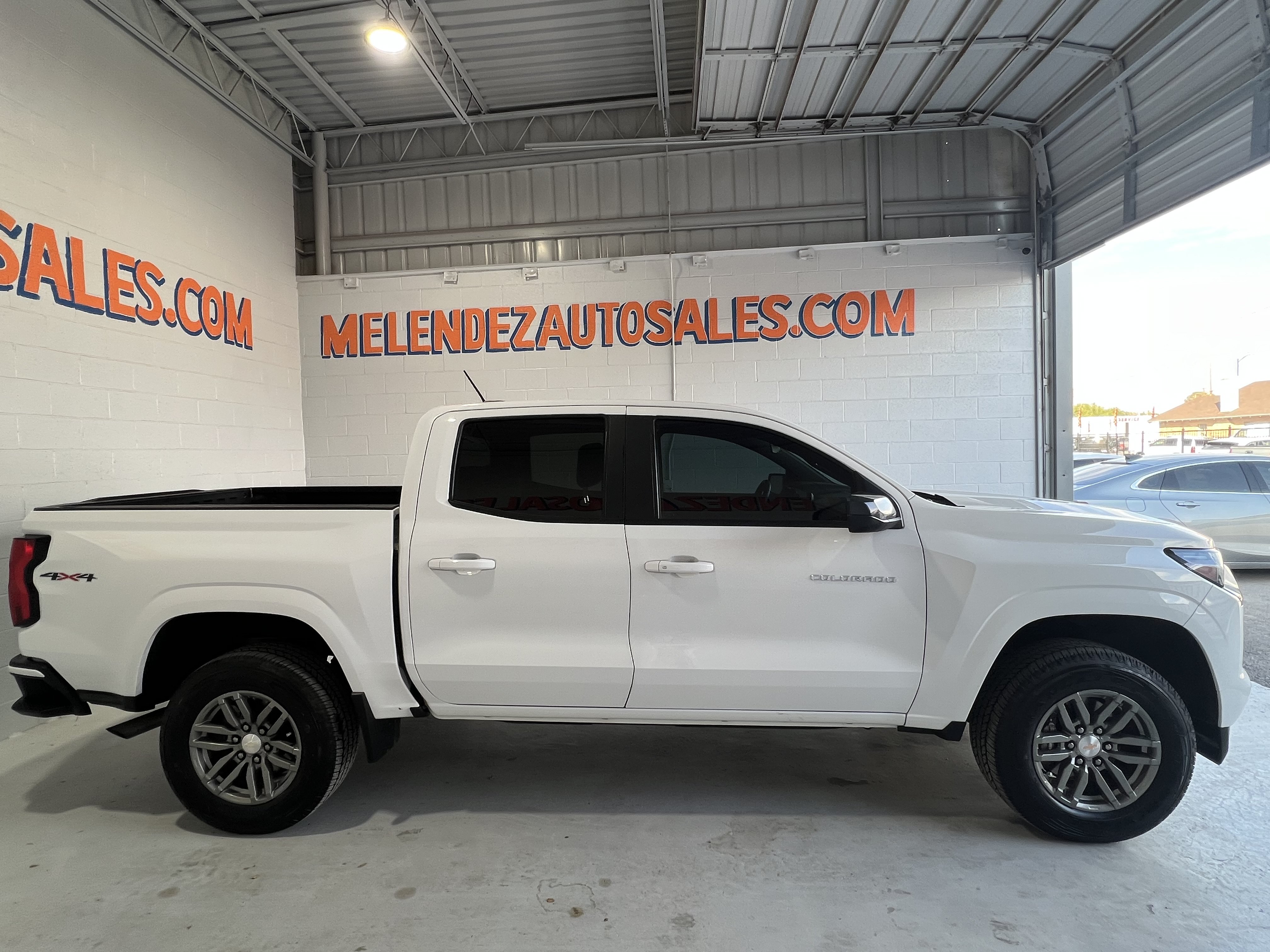 Used 2023 Chevrolet Colorado LT AWD/4WD image 6