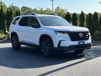 Used 2025 Honda Pilot Sport video 2