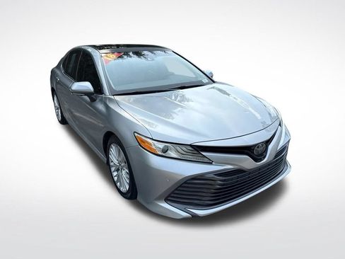 Used 2018 Toyota Camry XLE w/ Audio Package FWD image 3