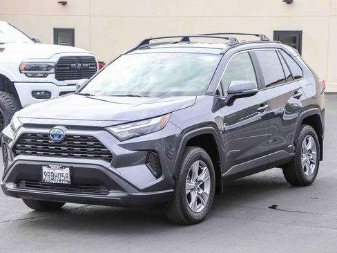 Certified 2024 Toyota RAV4 LE AWD/4WD image 3