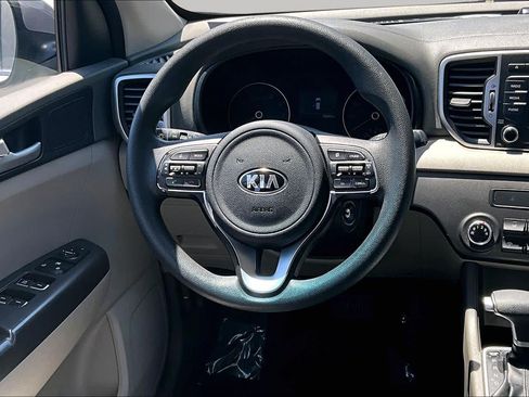 Used 2018 Kia Sportage LX AWD/4WD image 17