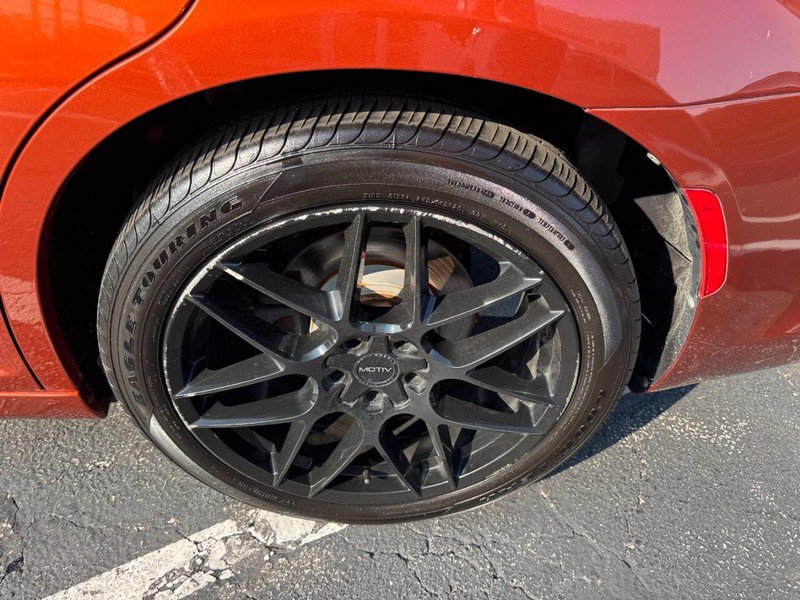 Used 2020 Chrysler 300 S w/ 300S Premium Group RWD image 7