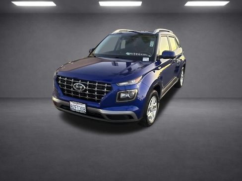 Used 2020 Hyundai Venue SEL FWD image 6