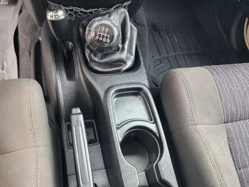 Used 2011 Jeep Wrangler Sahara w/ Dual Top Group image 21