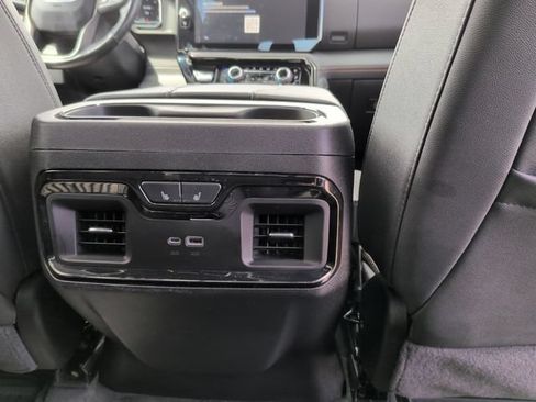 Used 2024 GMC Sierra 1500 AT4 w/ Technology Package AWD/4WD image 14