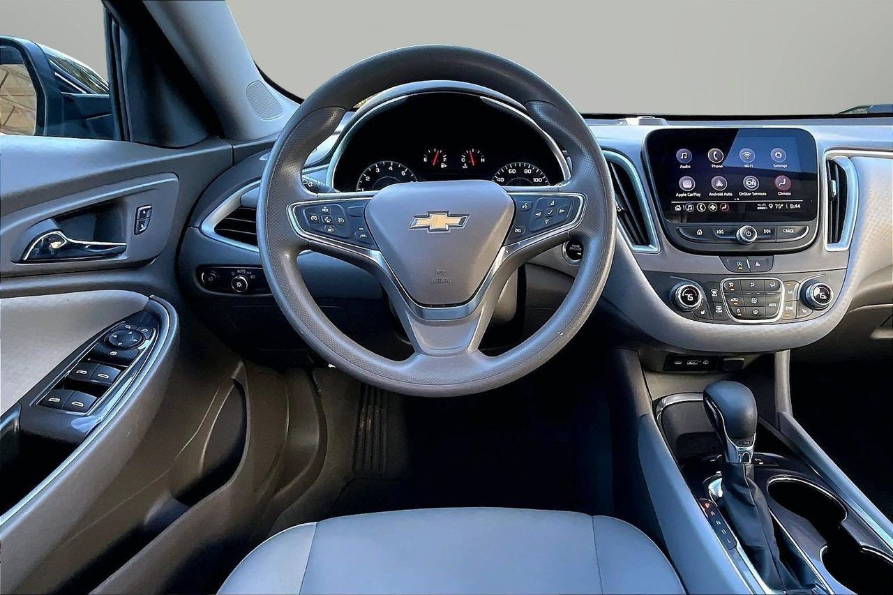 Used 2025 Chevrolet Malibu LT FWD image 10