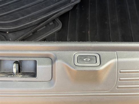 Used 2014 Land Rover Range Rover HSE image 21