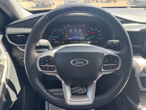 Used 2023 Ford Explorer XLT w/ Equipment Group 202A RWD image 7
