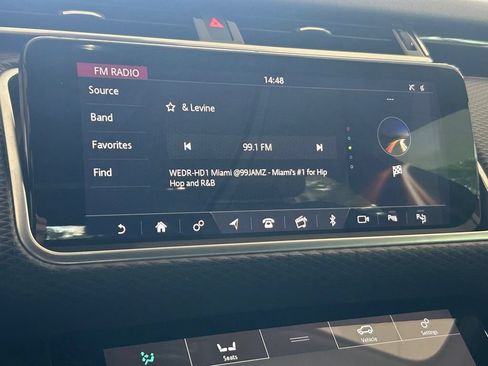 Used 2019 Land Rover Range Rover Velar R-Dynamic SE AWD/4WD image 7