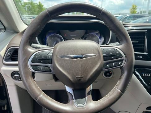 Used 2020 Chrysler Pacifica Touring-L Plus w/ Tire & Wheel Group FWD image 13