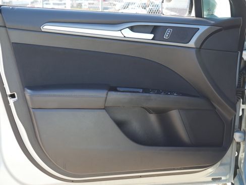 Used 2013 Ford Fusion SE image 28