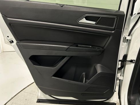 Used 2018 Volkswagen Atlas SEL w/ R-Line Package AWD/4WD image 27