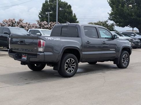 Used 2022 Toyota Tacoma TRD Sport w/ Technology Package AWD/4WD image 5