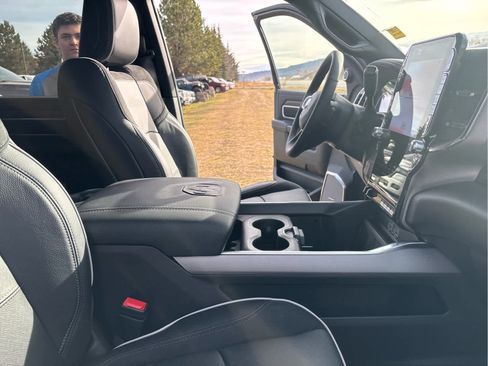 New 2025 RAM 3500 Laramie image 28