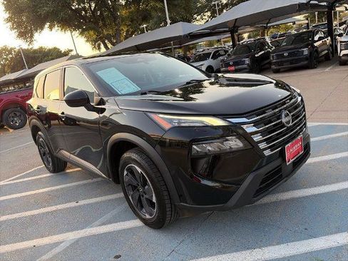 Certified 2024 Nissan Rogue SV FWD image 8