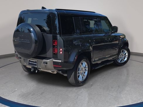 Used 2025 Land Rover Defender 110 X-Dynamic SE AWD/4WD image 5