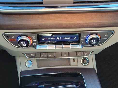 Used 2022 Audi Q5 2.0T Premium w/ Convenience Package image 37