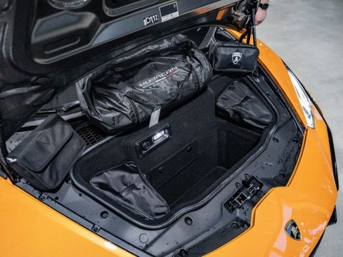 Used 2023 Lamborghini Huracan Tecnica image 11