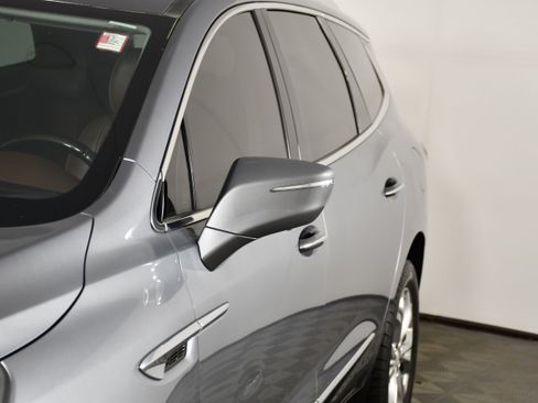 Used 2018 Buick Enclave Avenir w/ Avenir Technology Package AWD/4WD image 13
