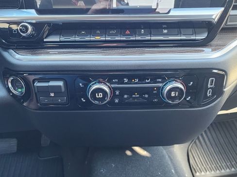 New 2026 GMC Sierra 1500 Elevation image 29