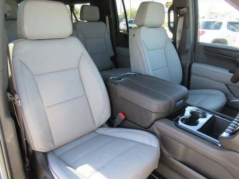 New 2026 GMC Yukon XL Elevation RWD image 9