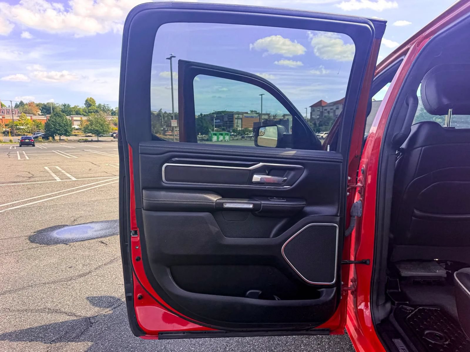 Used 2021 RAM 1500 Laramie AWD/4WD image 13