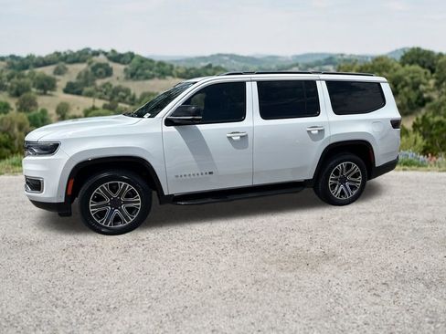 Used 2023 Jeep Wagoneer 2WD w/ Premium Group I image 4