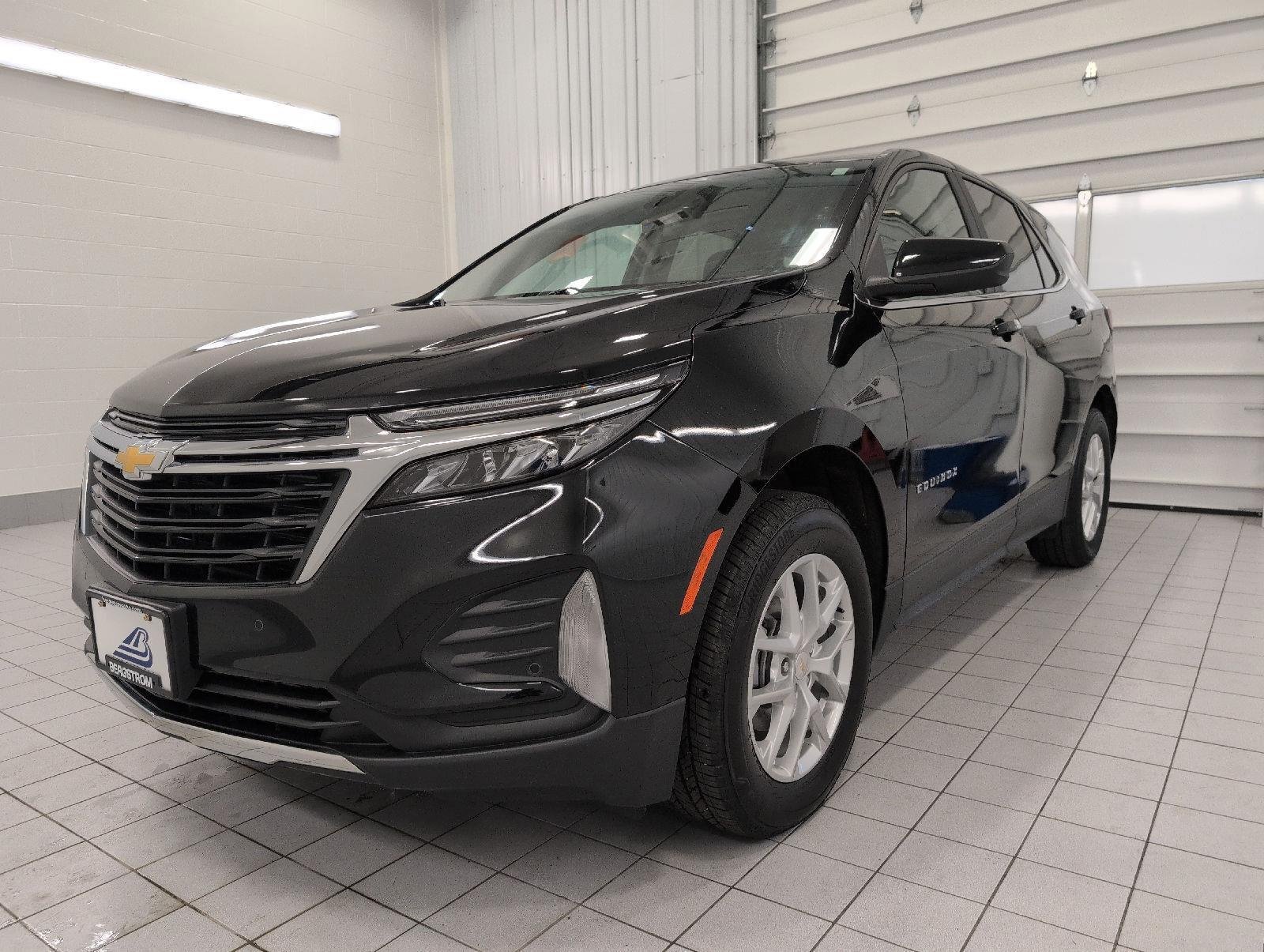 Used 2024 Chevrolet Equinox LT AWD/4WD image 12